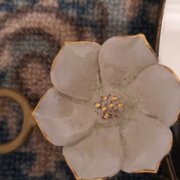 Anthropologie Paige Ceramic Flower Mirror - Picture 6 of 7